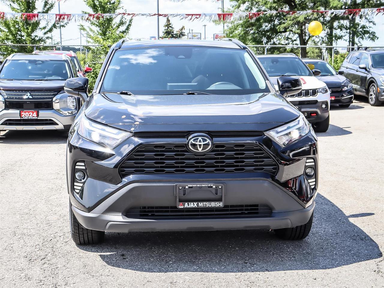 2022 Toyota RAV4 XLE AWD Photo5