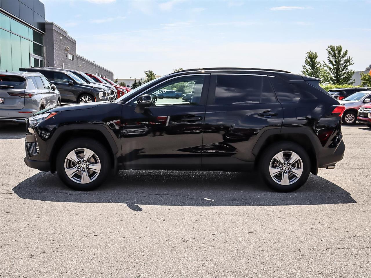 2022 Toyota RAV4 XLE AWD Photo