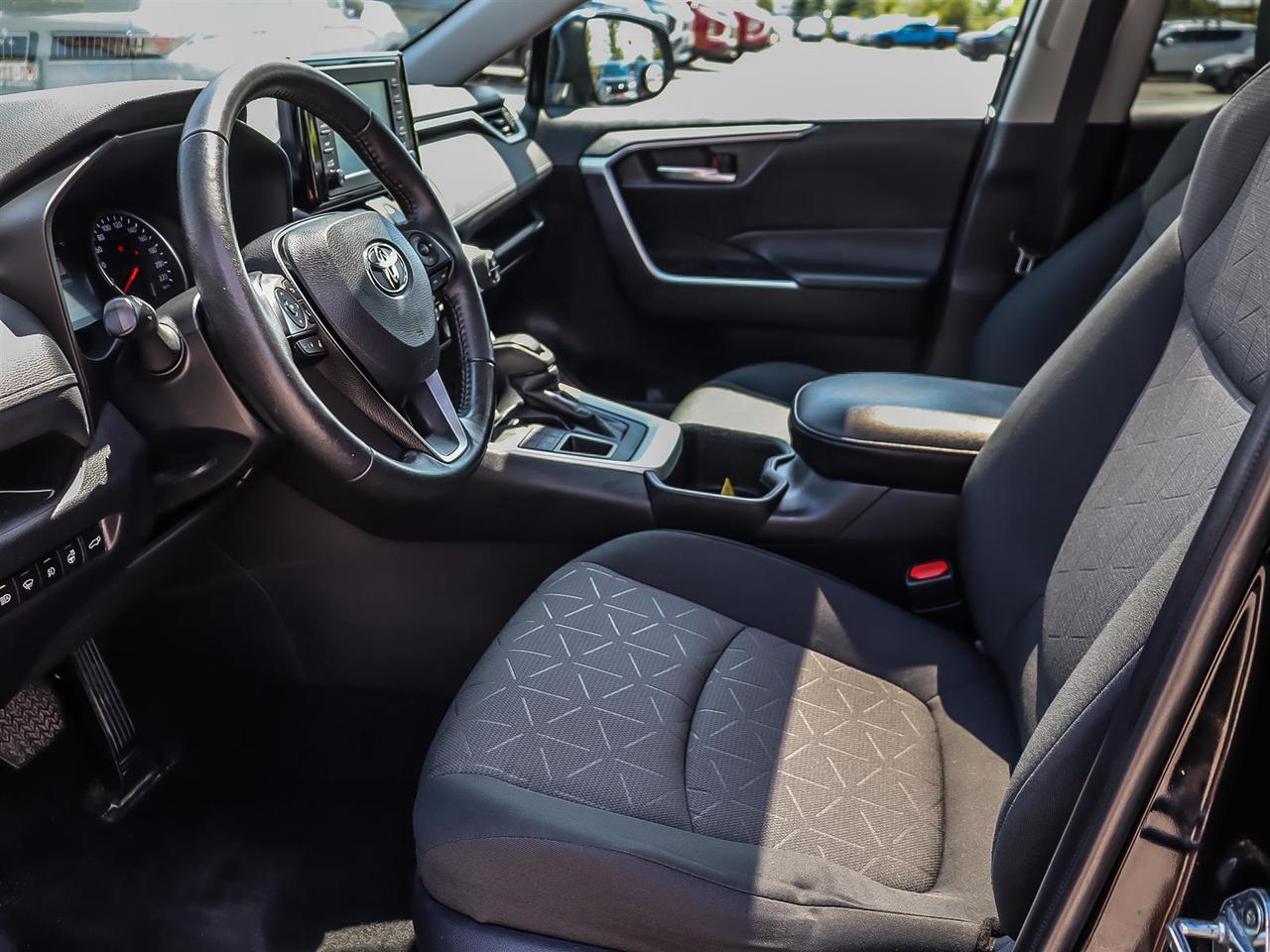2022 Toyota RAV4 XLE AWD Photo