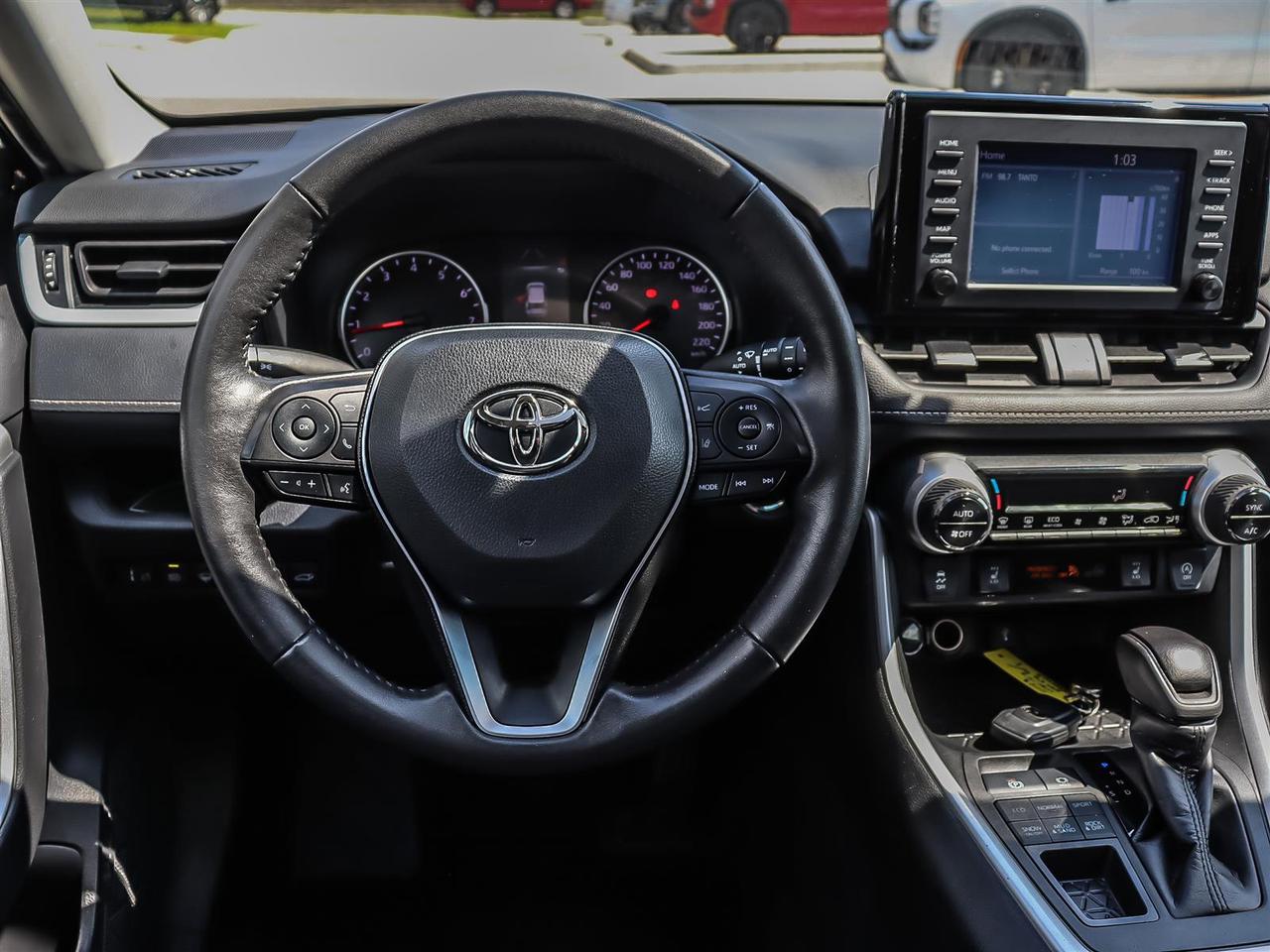 2022 Toyota RAV4 XLE AWD Photo