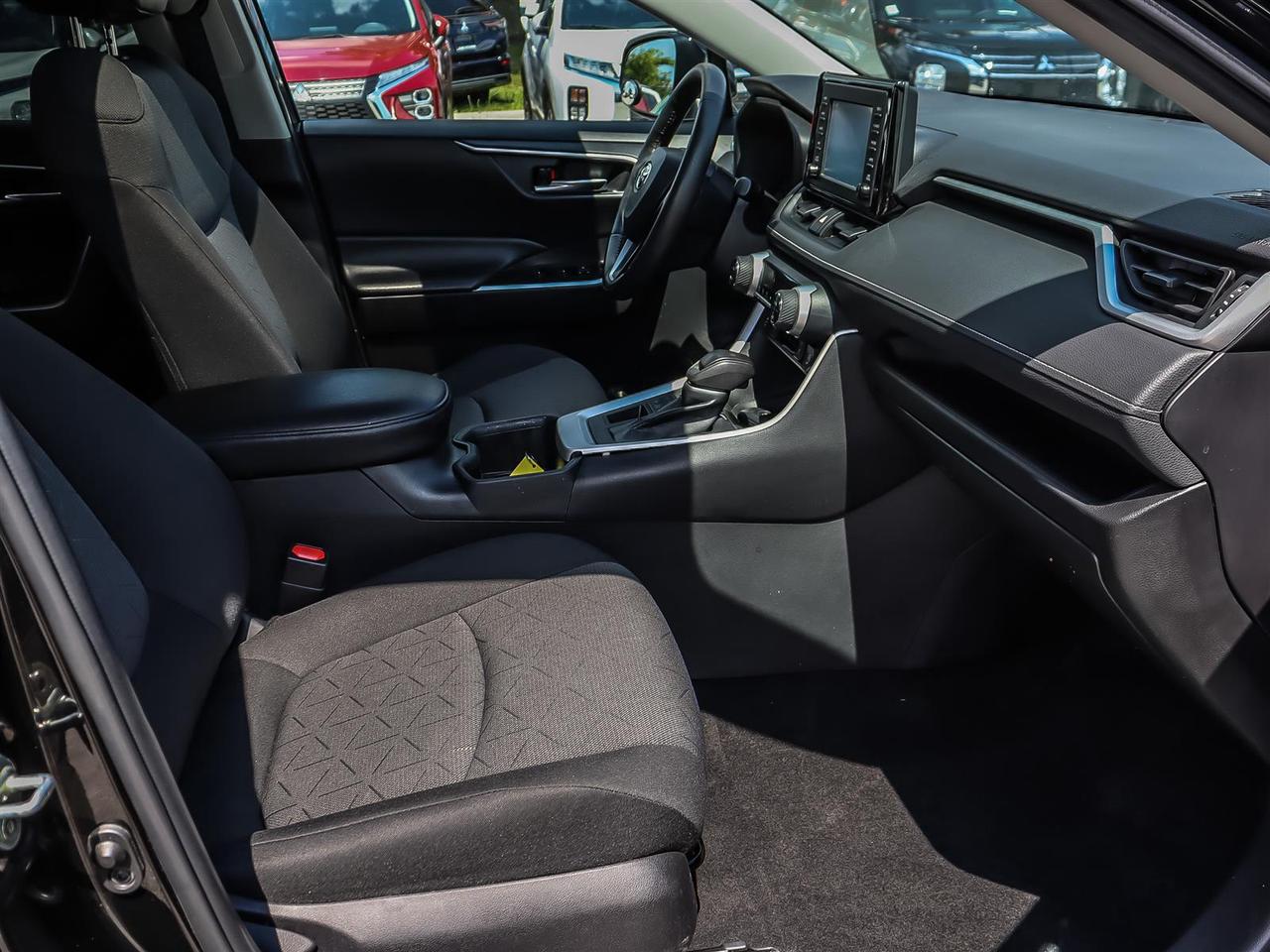 2022 Toyota RAV4 XLE AWD Photo