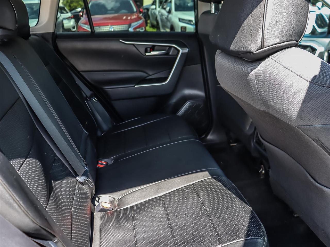 2022 Toyota RAV4 XLE AWD Photo