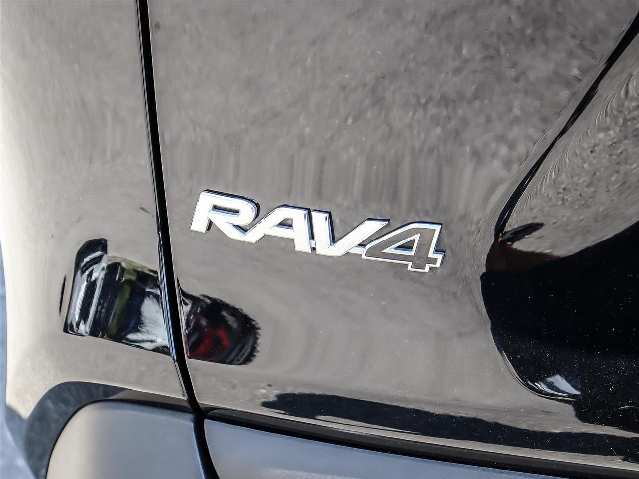 2022 Toyota RAV4 XLE AWD Photo