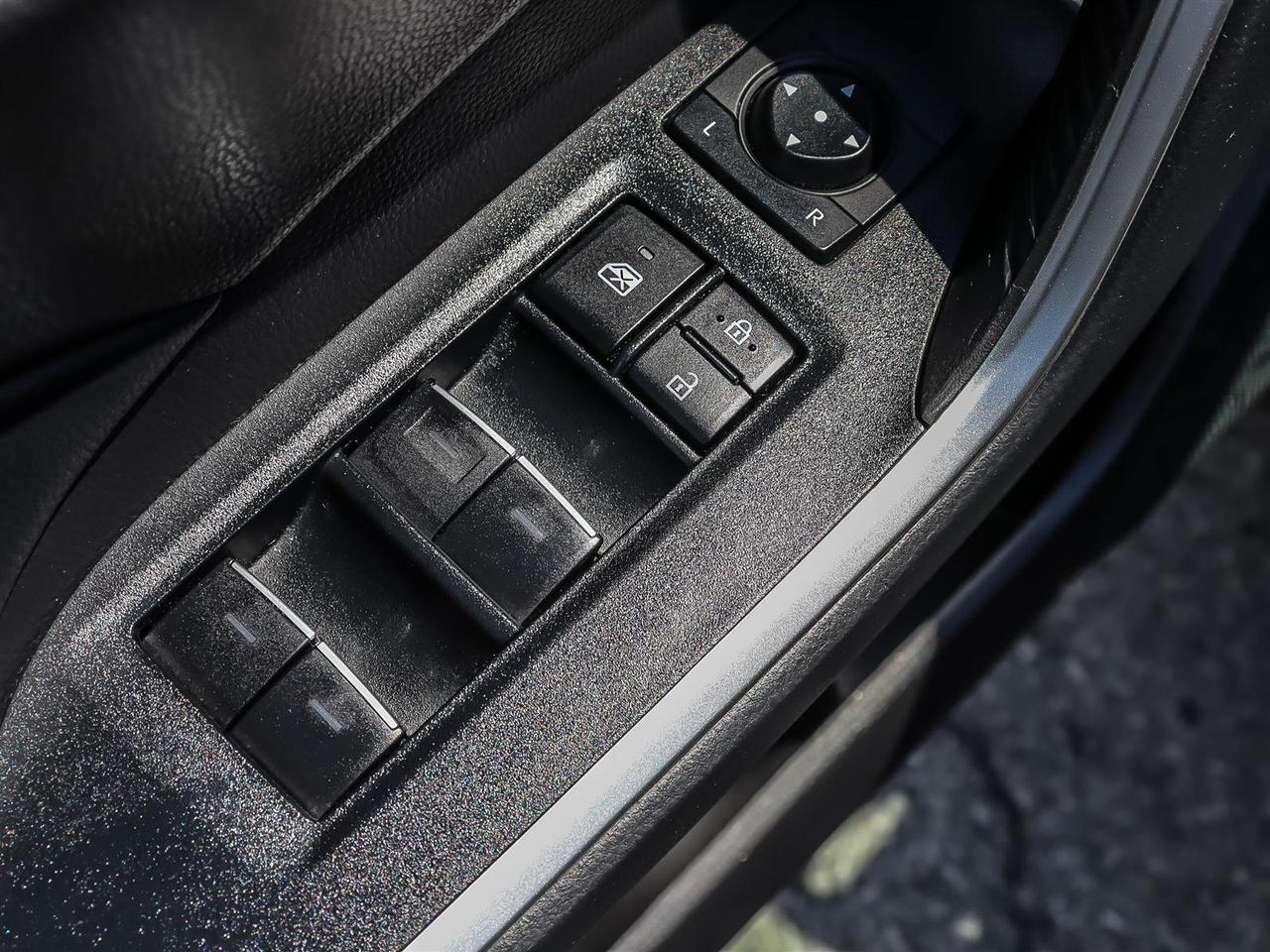 2022 Toyota RAV4 XLE AWD Photo