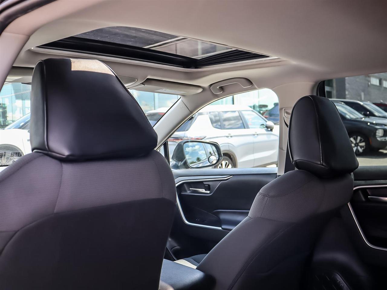 2022 Toyota RAV4 XLE AWD Photo