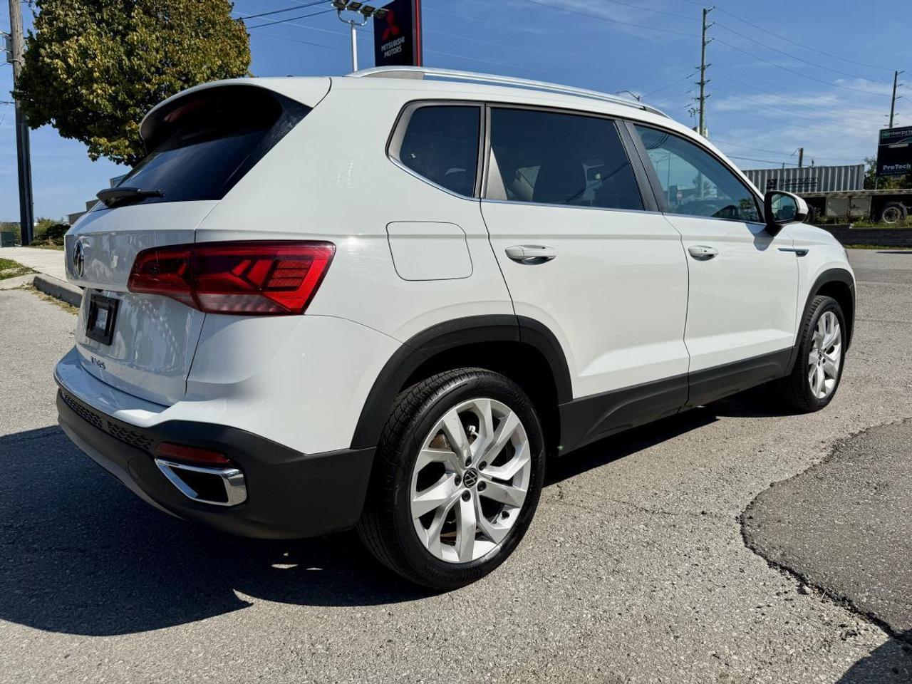 2022 Volkswagen Taos Comfortline 1.5T 8sp at w/ Tip Photo