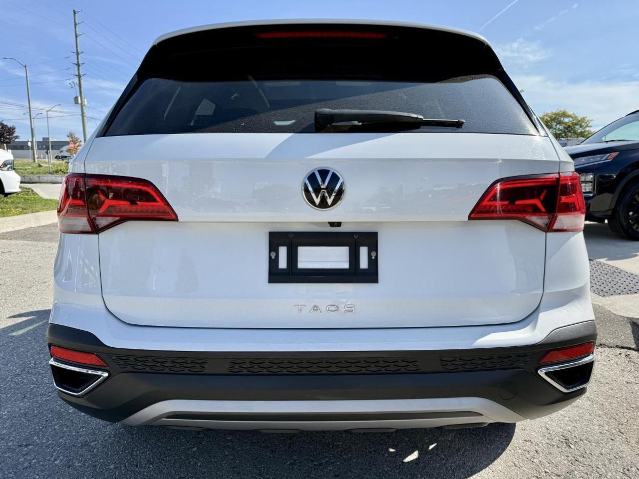 2022 Volkswagen Taos Comfortline 1.5T 8sp at w/ Tip Photo
