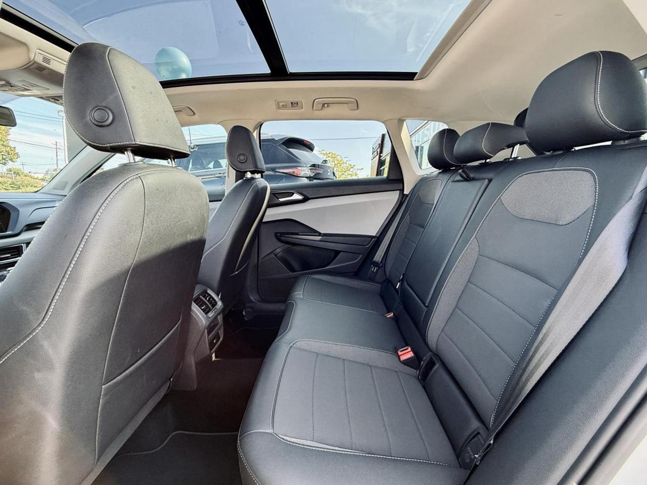 2022 Volkswagen Taos Comfortline 1.5T 8sp at w/ Tip Photo