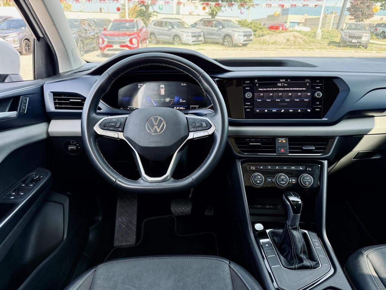 2022 Volkswagen Taos Comfortline 1.5T 8sp at w/ Tip Photo