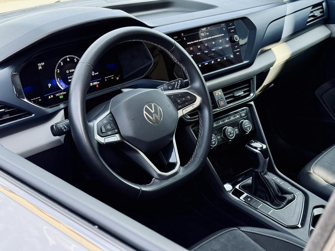 2022 Volkswagen Taos Comfortline 1.5T 8sp at w/ Tip Photo