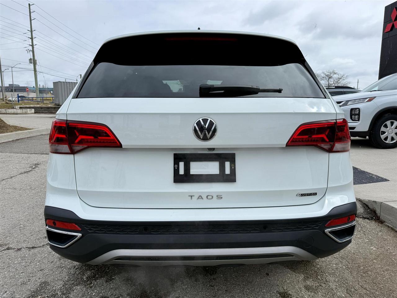 2022 Volkswagen Taos Highline 1.5T 7sp at DSG w/ Tip 4M Photo