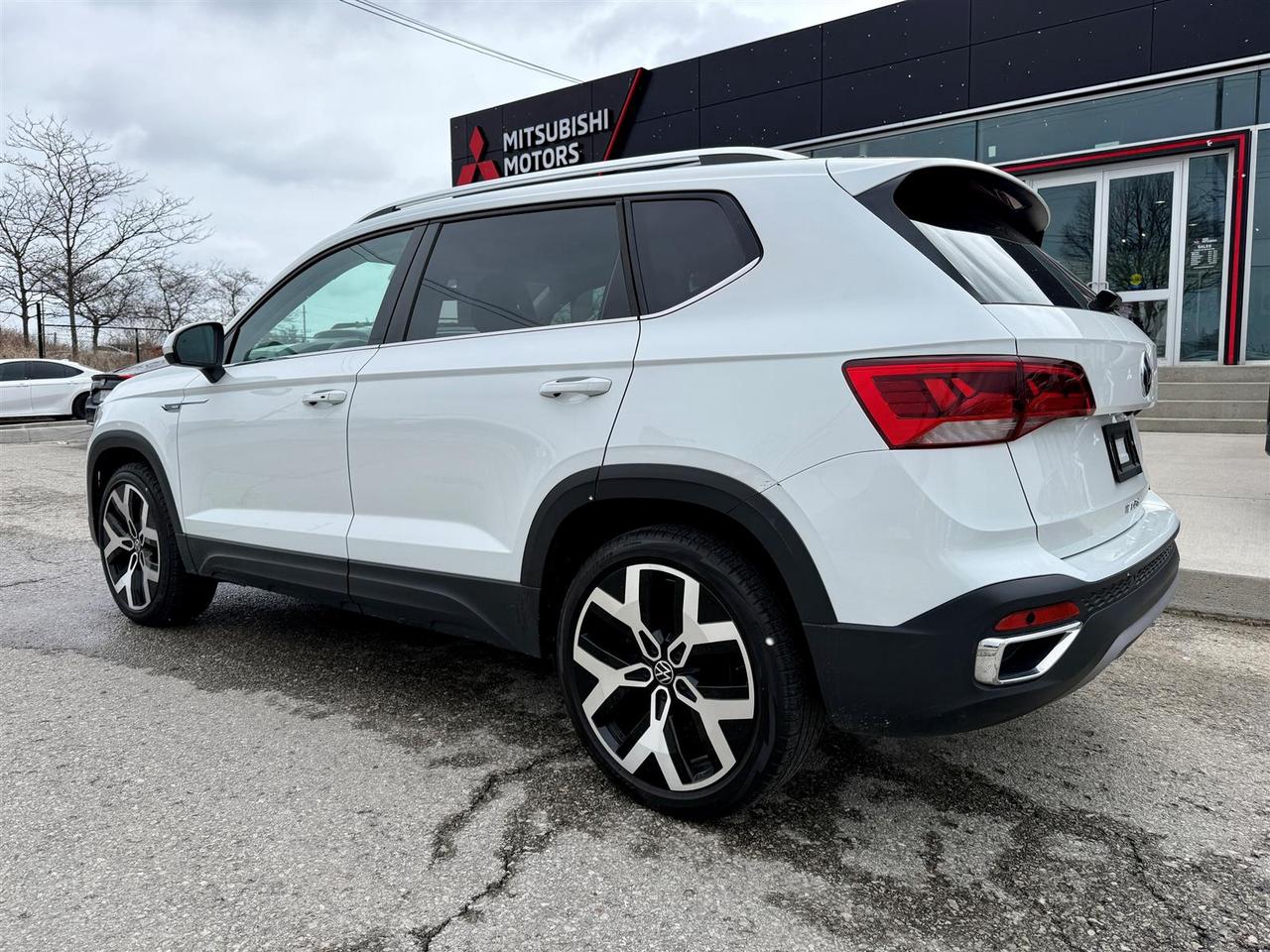 2022 Volkswagen Taos Highline 1.5T 7sp at DSG w/ Tip 4M Photo