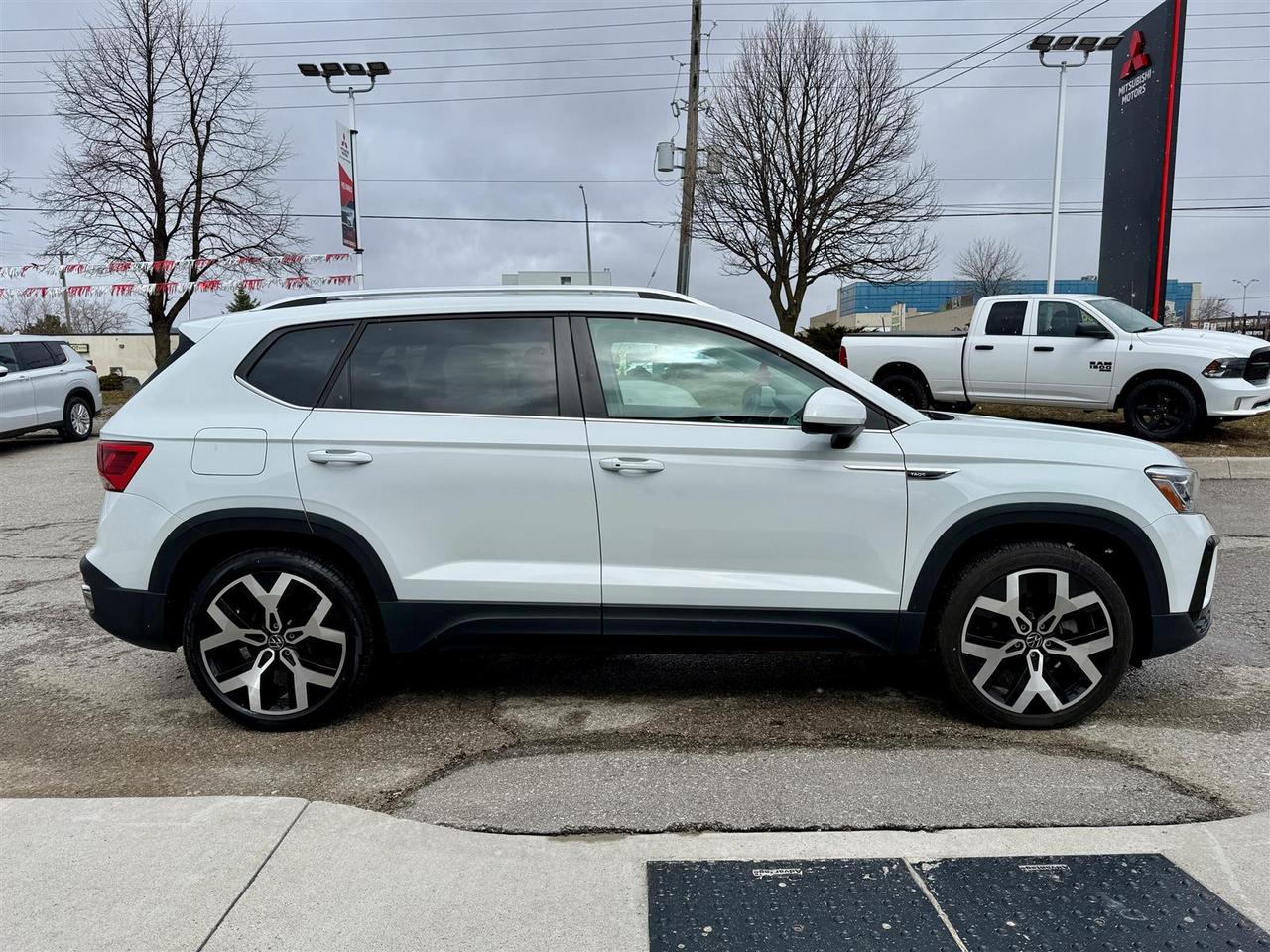 2022 Volkswagen Taos Highline 1.5T 7sp at DSG w/ Tip 4M Photo