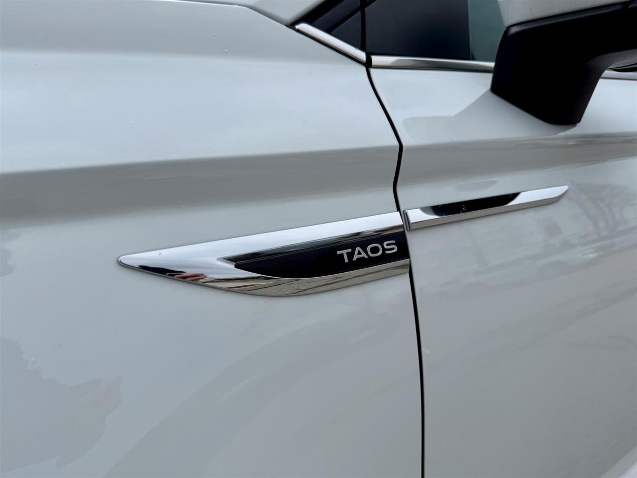 2022 Volkswagen Taos Highline 1.5T 7sp at DSG w/ Tip 4M Photo