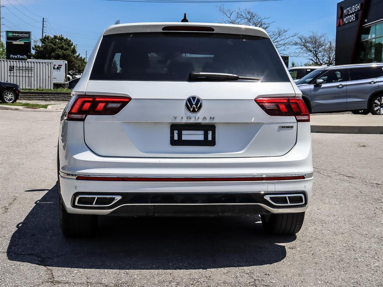 2024 Volkswagen Tiguan Highline R-Line 2.0T 8sp at w/Tip 4M Photo