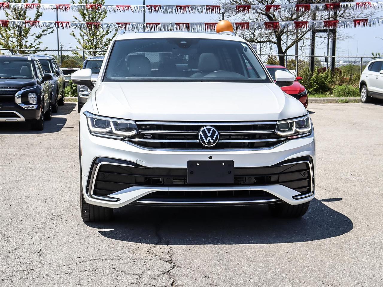 2024 Volkswagen Tiguan Highline R-Line 2.0T 8sp at w/Tip 4M Photo