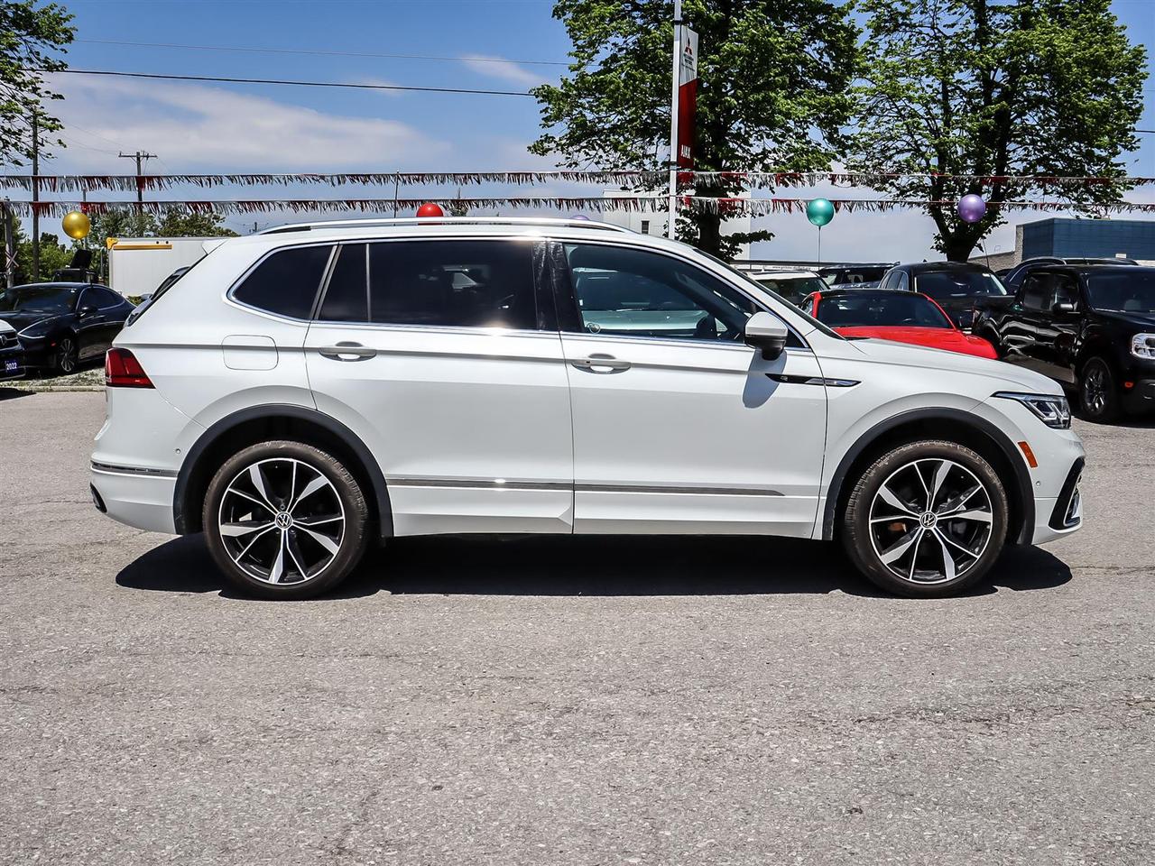 2024 Volkswagen Tiguan Highline R-Line 2.0T 8sp at w/Tip 4M Photo