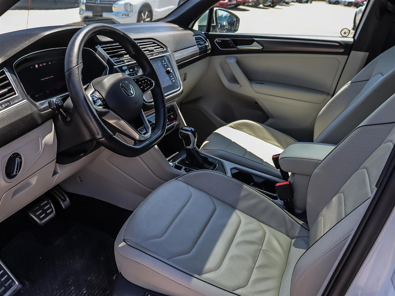 2024 Volkswagen Tiguan Highline R-Line 2.0T 8sp at w/Tip 4M Photo