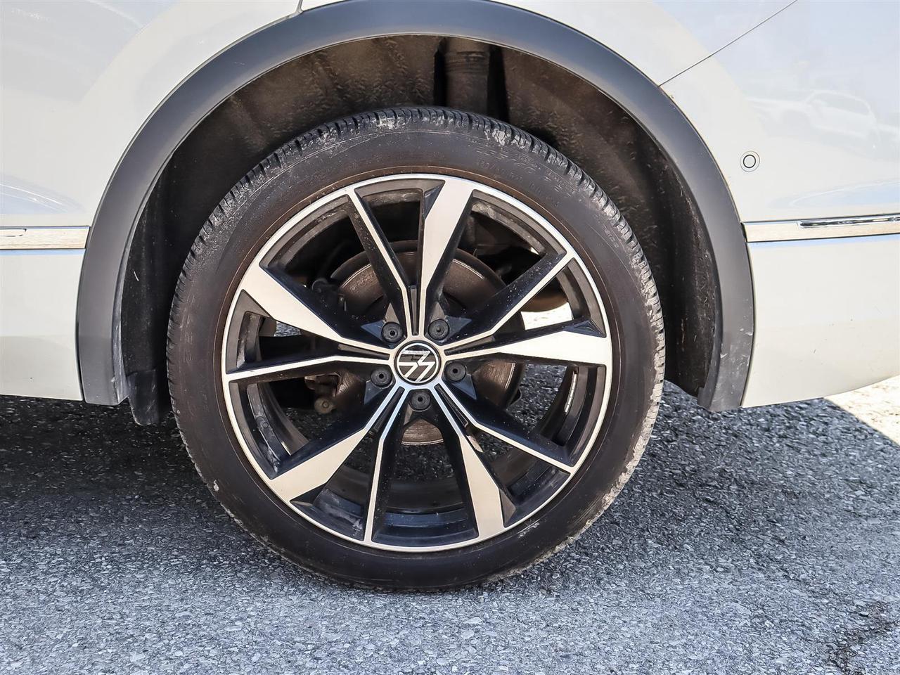 2024 Volkswagen Tiguan Highline R-Line 2.0T 8sp at w/Tip 4M Photo