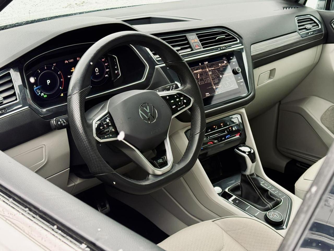 2024 Volkswagen Tiguan Highline R-Line 2.0T 8sp at w/Tip 4M Photo