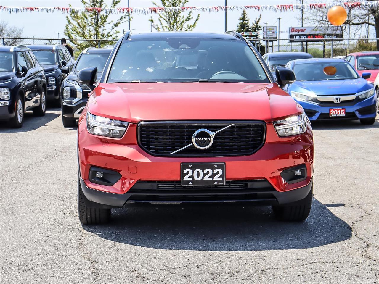 2022 Volvo XC40 T5 AWD Momentum Photo