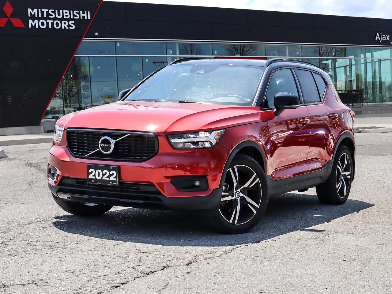 2022 Volvo XC40 T5 AWD Momentum Photo0