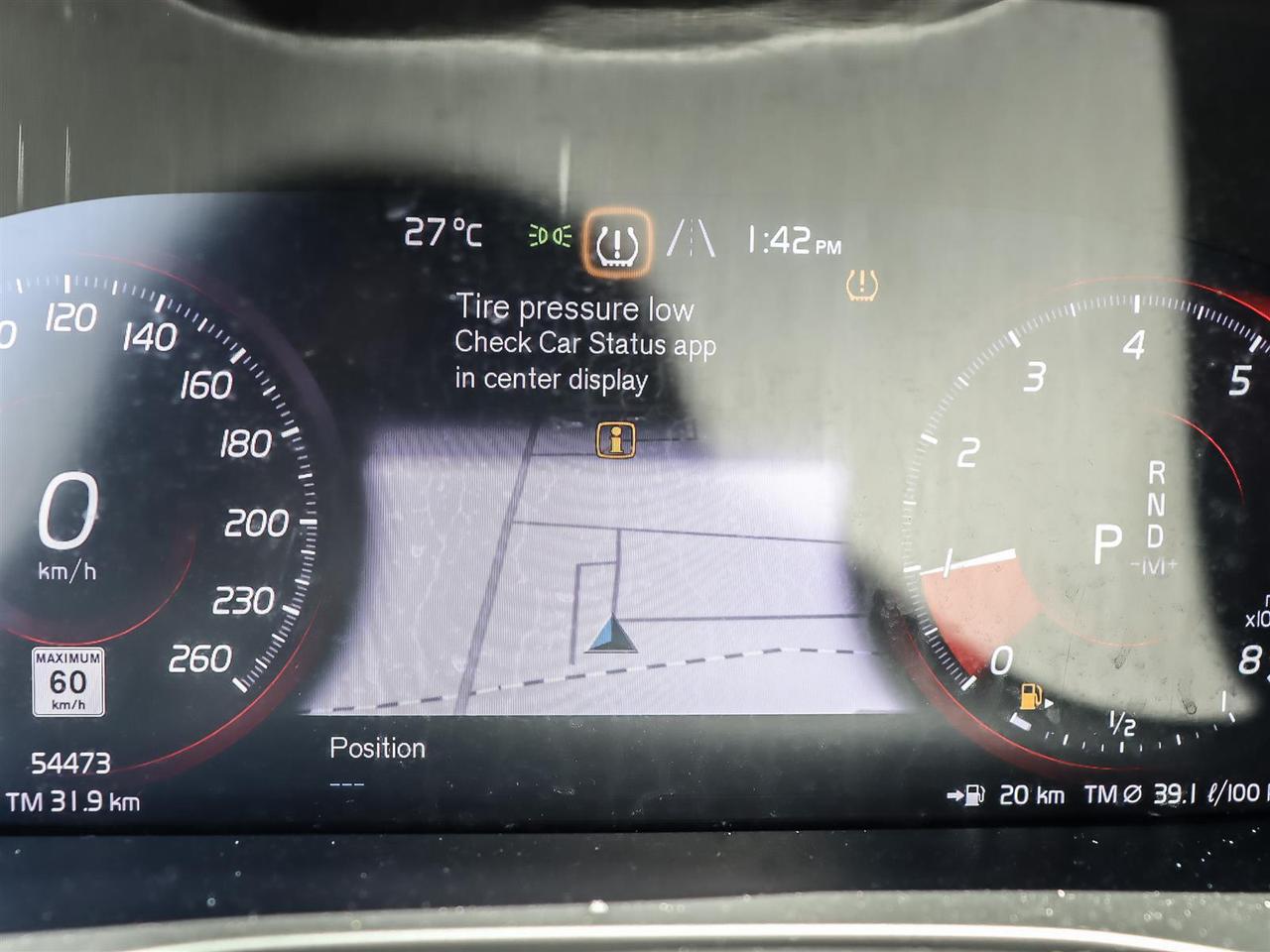 2022 Volvo XC40 T5 AWD Momentum Photo