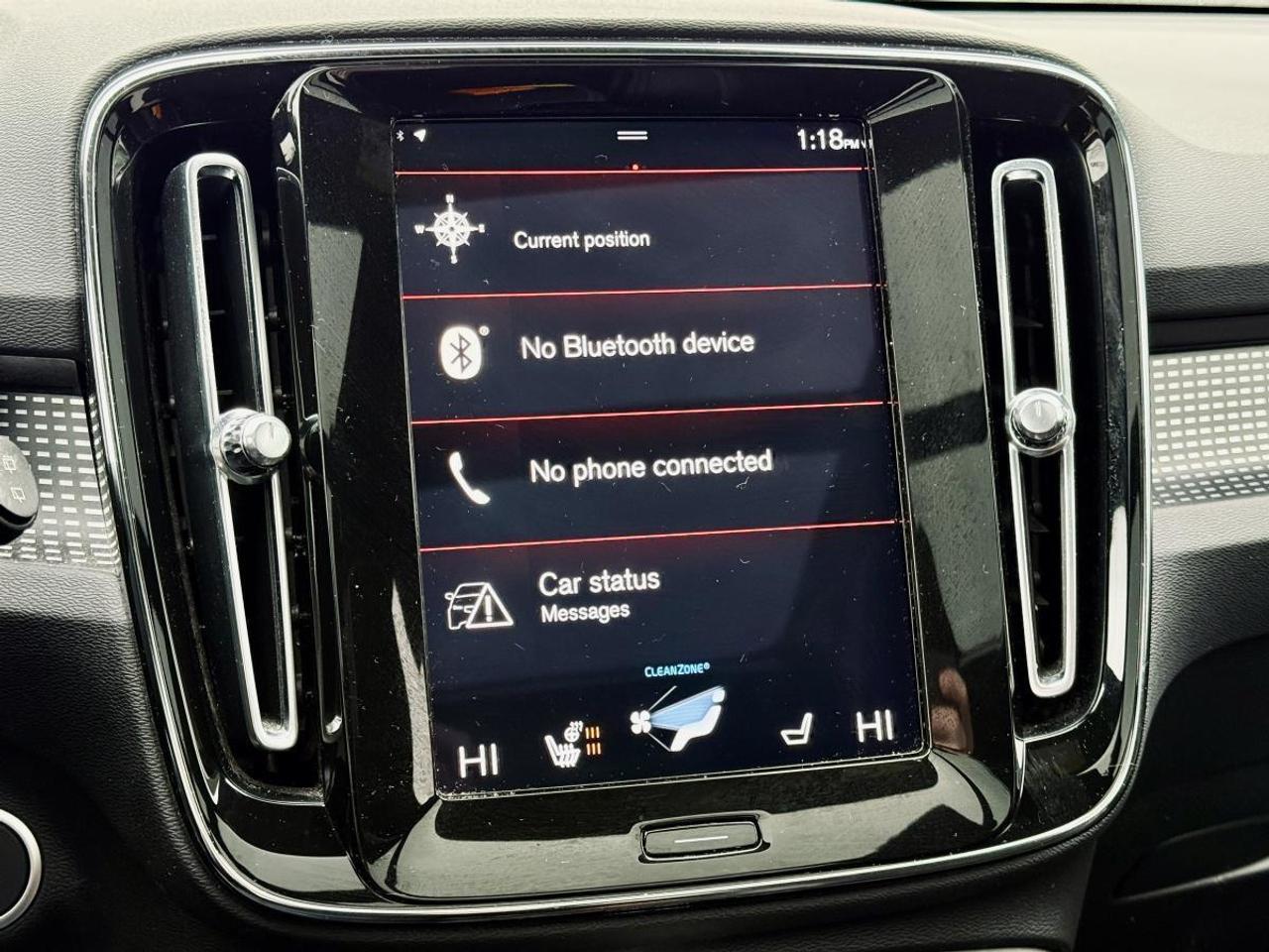 2022 Volvo XC40 T5 AWD Momentum Photo