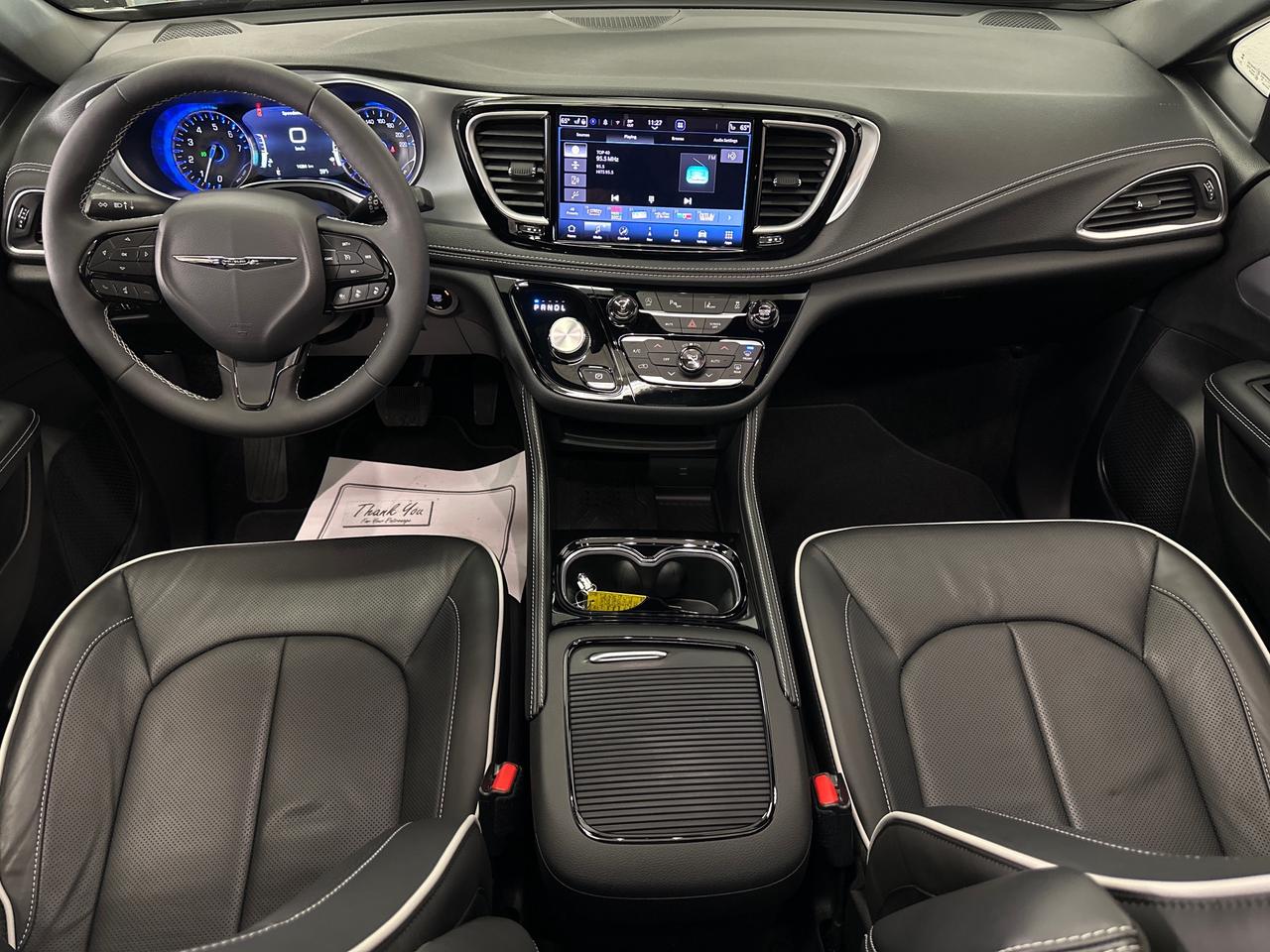 2026 Chrysler Pacifica Limited LIMITED/PANOROOF/LEATHER/14KM/1 OWNER LEASE DIRECT! Photo
