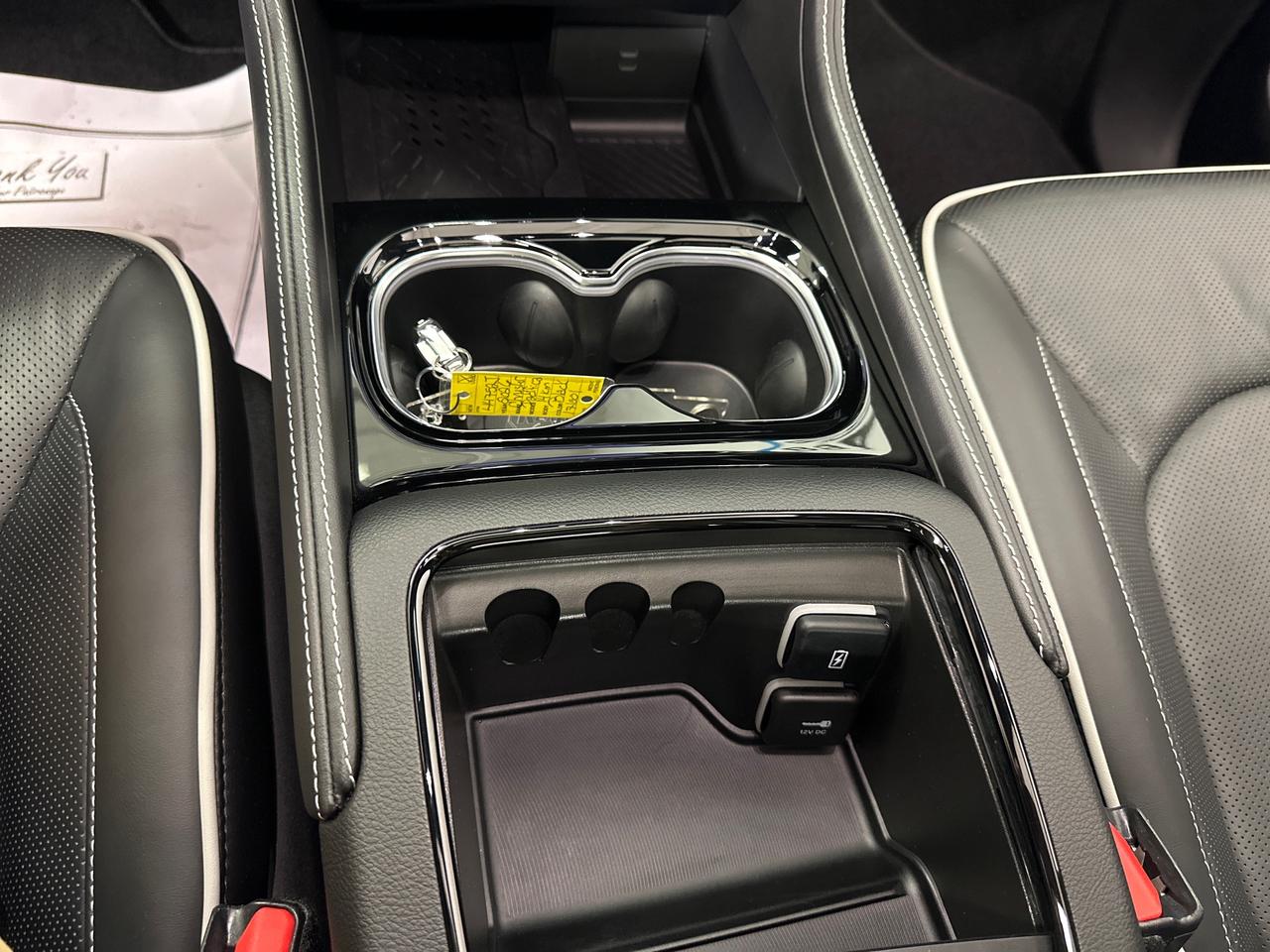 2026 Chrysler Pacifica Limited LIMITED/PANOROOF/LEATHER/14KM/1 OWNER LEASE DIRECT! Photo