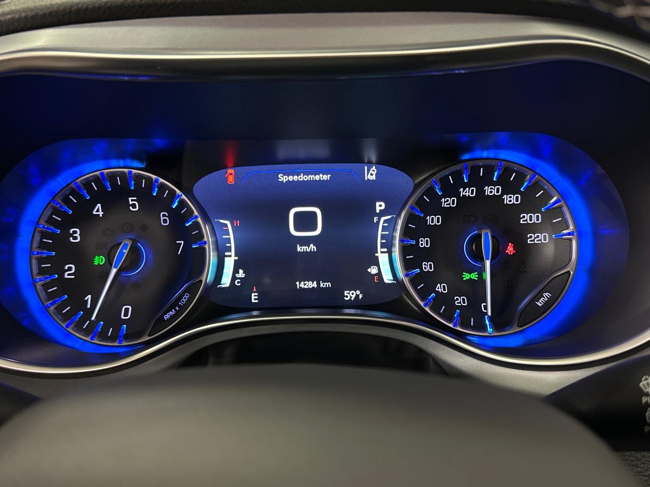 2026 Chrysler Pacifica Limited LIMITED/PANOROOF/LEATHER/14KM/1 OWNER LEASE DIRECT! Photo