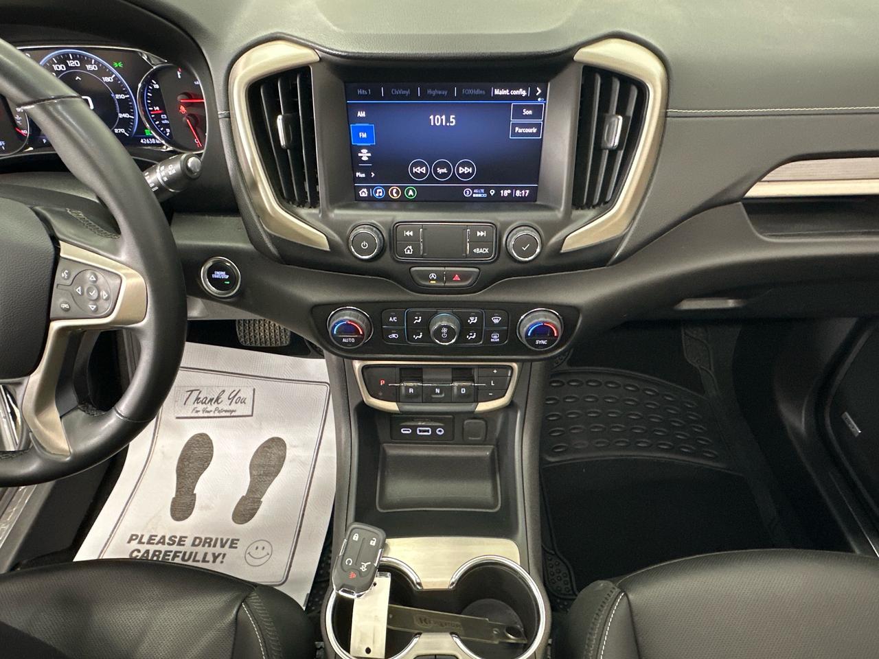 2024 GMC Terrain Denali DENALI/AWD/PANOROOF/LEATHER/NAVI/OFF 1 OWNER GM LEASE! Photo