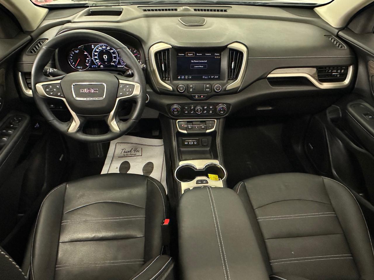 2024 GMC Terrain Denali DENALI/AWD/PANOROOF/LEATHER/NAVI/33KM/OFF 1 OWNER LEASE! Photo