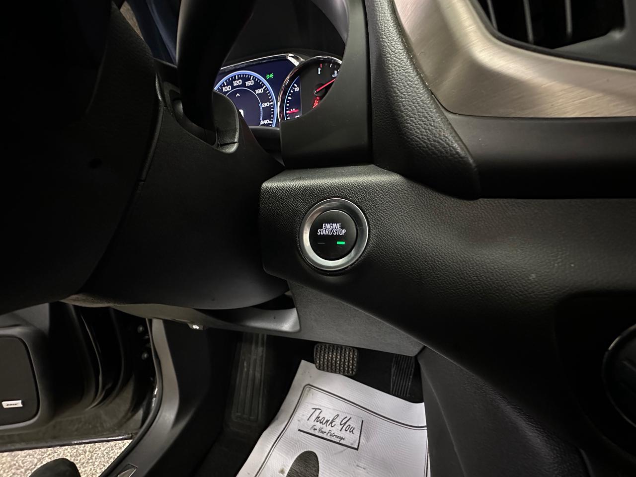 2024 GMC Terrain Denali DENALI/AWD/PANOROOF/LEATHER/NAVI/33KM/OFF 1 OWNER LEASE! Photo