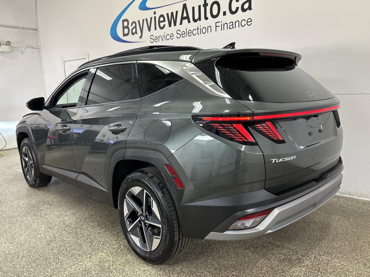 2026 Hyundai Tucson Preferred w/Trend Package PREFERRED/TREND PKG/AWD/LEATHER/PANOROOF/6800KM/1 OWNER! Photo