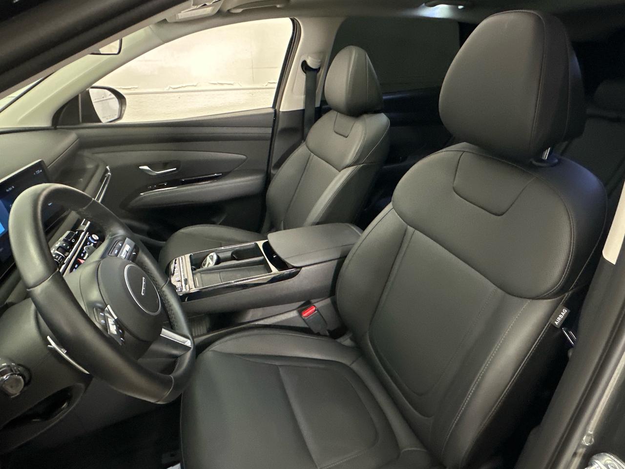 2026 Hyundai Tucson Preferred w/Trend Package PREFERRED/TREND PKG/AWD/LEATHER/PANOROOF/6800KM/1 OWNER! Photo