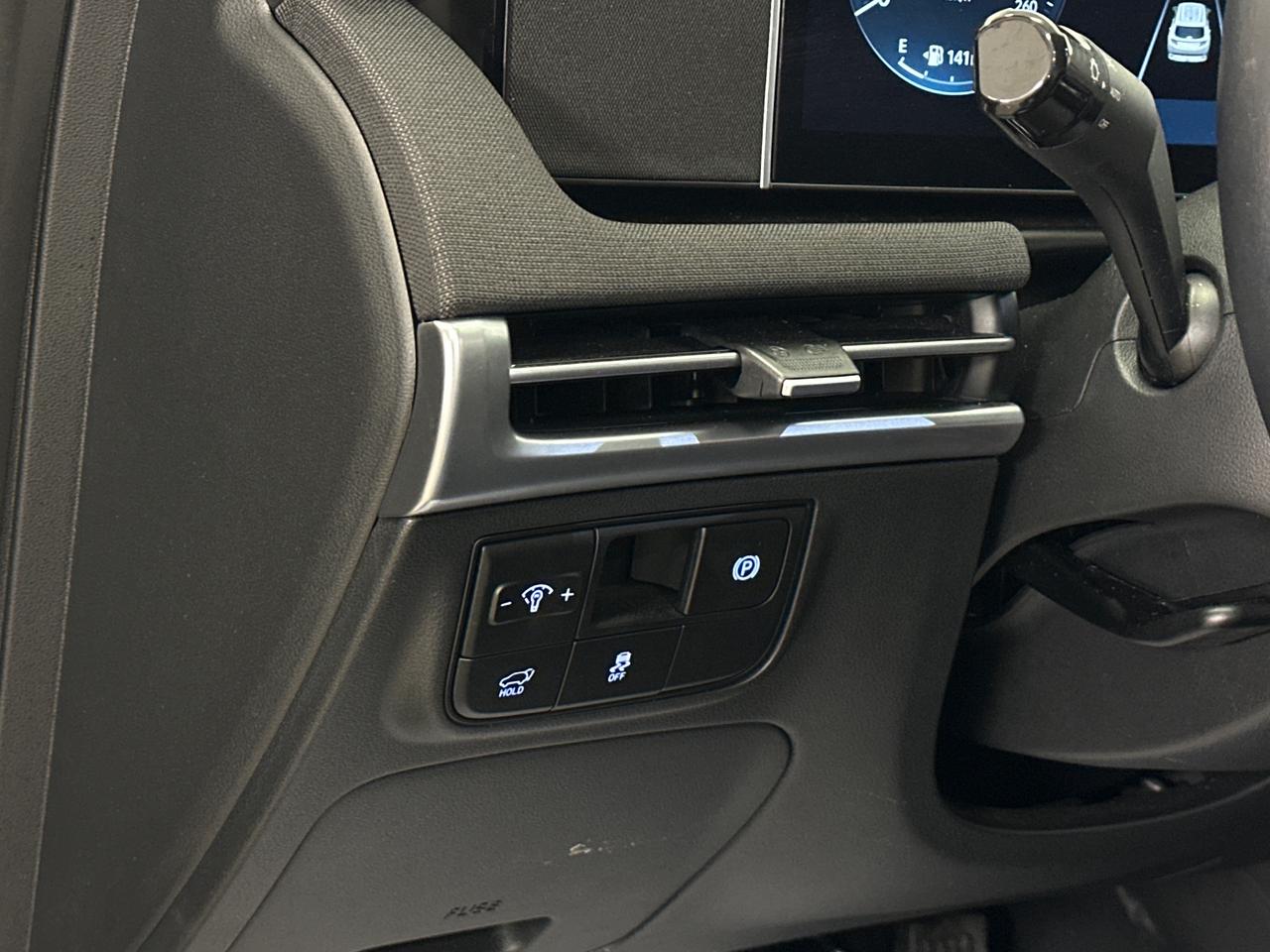 2026 Hyundai Tucson Preferred w/Trend Package PREFERRED/TREND PKG/AWD/LEATHER/PANOROOF/6800KM/1 OWNER! Photo