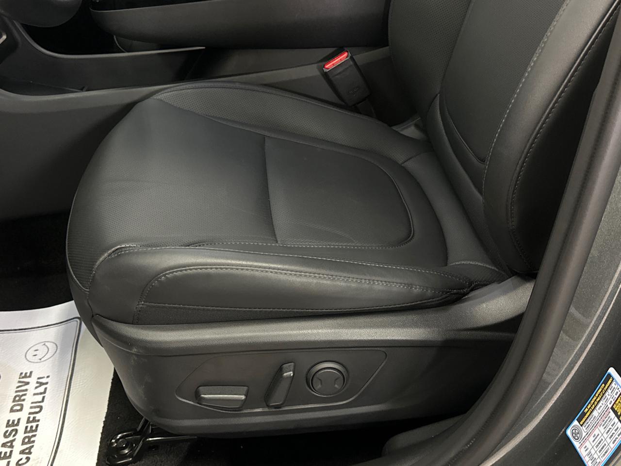 2026 Hyundai Tucson Preferred w/Trend Package PREFERRED/TREND PKG/AWD/LEATHER/PANOROOF/6800KM/1 OWNER! Photo