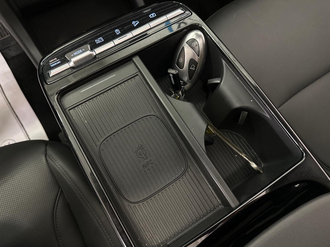 2026 Hyundai Tucson Preferred w/Trend Package PREFERRED/TREND PKG/AWD/LEATHER/PANOROOF/6800KM/1 OWNER! Photo