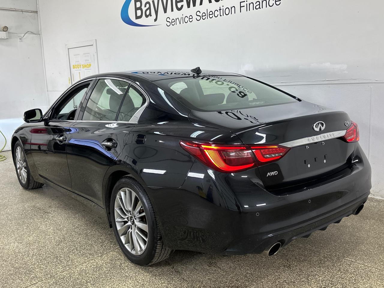 2024 Infiniti Q50 Luxe LUXE/AWD/LEATHER/ROOF/NAVI/28KM/OFF 1 OWNER LEASE! Photo4