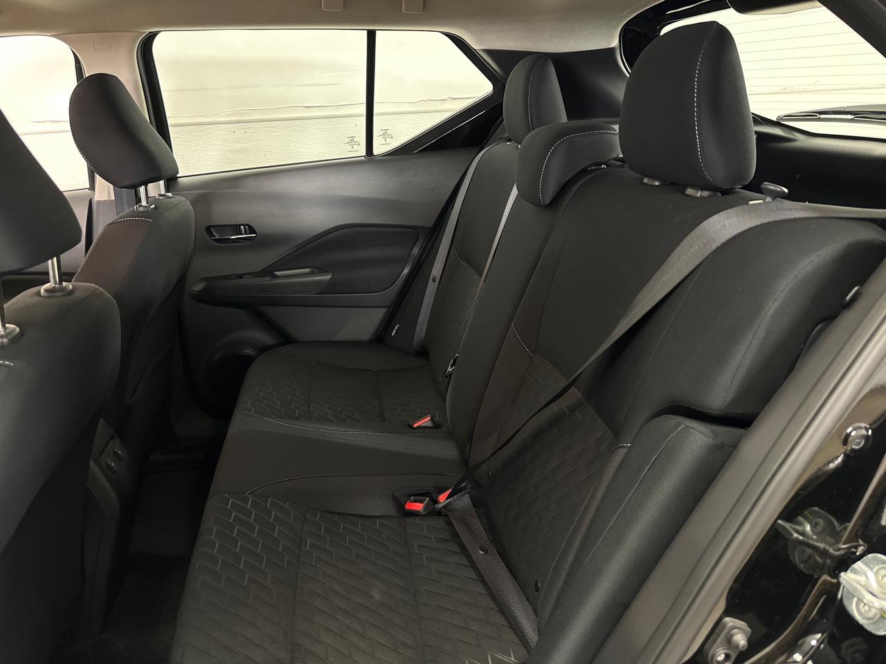 2024 Nissan Kicks SV/AUTO/AC/POWER GROUP/ALLOYS/16KM! Photo