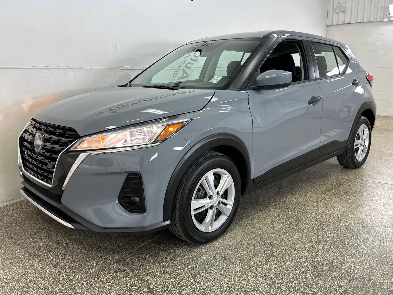 2024 Nissan Kicks S/16KM/AUTO/AC/POWER GROUP/OFF NISSAN LEASE! Photo