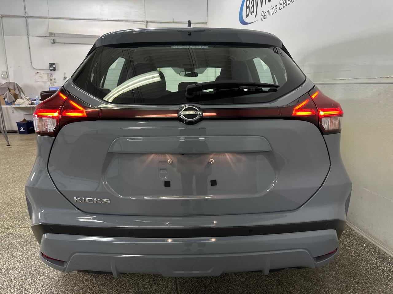 2024 Nissan Kicks S/16KM/AUTO/AC/POWER GROUP/OFF NISSAN LEASE! Photo