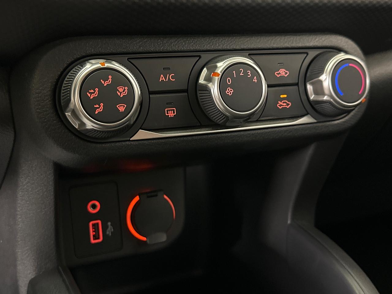 2024 Nissan Kicks S/16KM/AUTO/AC/POWER GROUP/OFF NISSAN LEASE! Photo