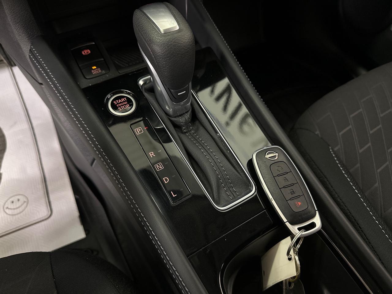 2024 Nissan Kicks SV/11500KM/OFF 1 OWNER NISSAN LEASE! Photo