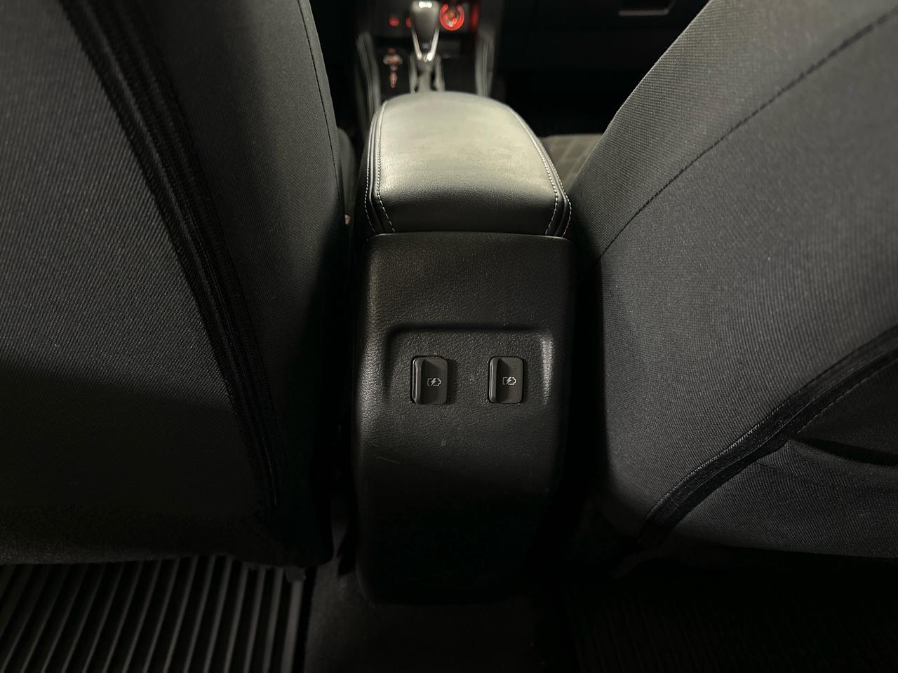 2024 Nissan Kicks SV/24KM/OFF 1 OWNER NISSAN LEASE! Photo