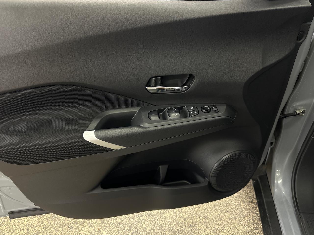 2024 Nissan Kicks SV/24KM/OFF 1 OWNER NISSAN LEASE! Photo