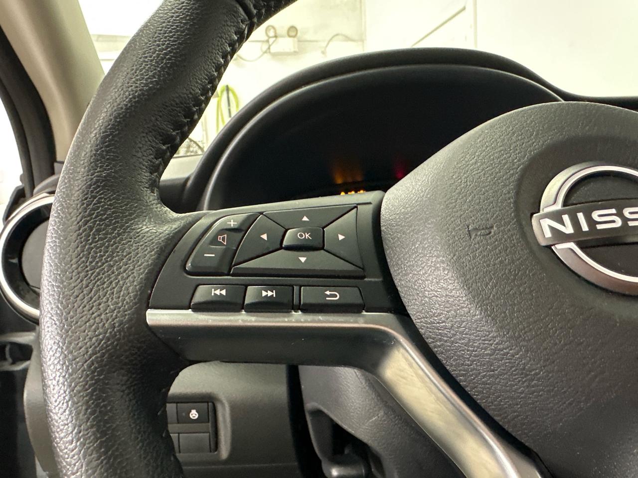 2024 Nissan Kicks SV/24KM/OFF 1 OWNER NISSAN LEASE! Photo