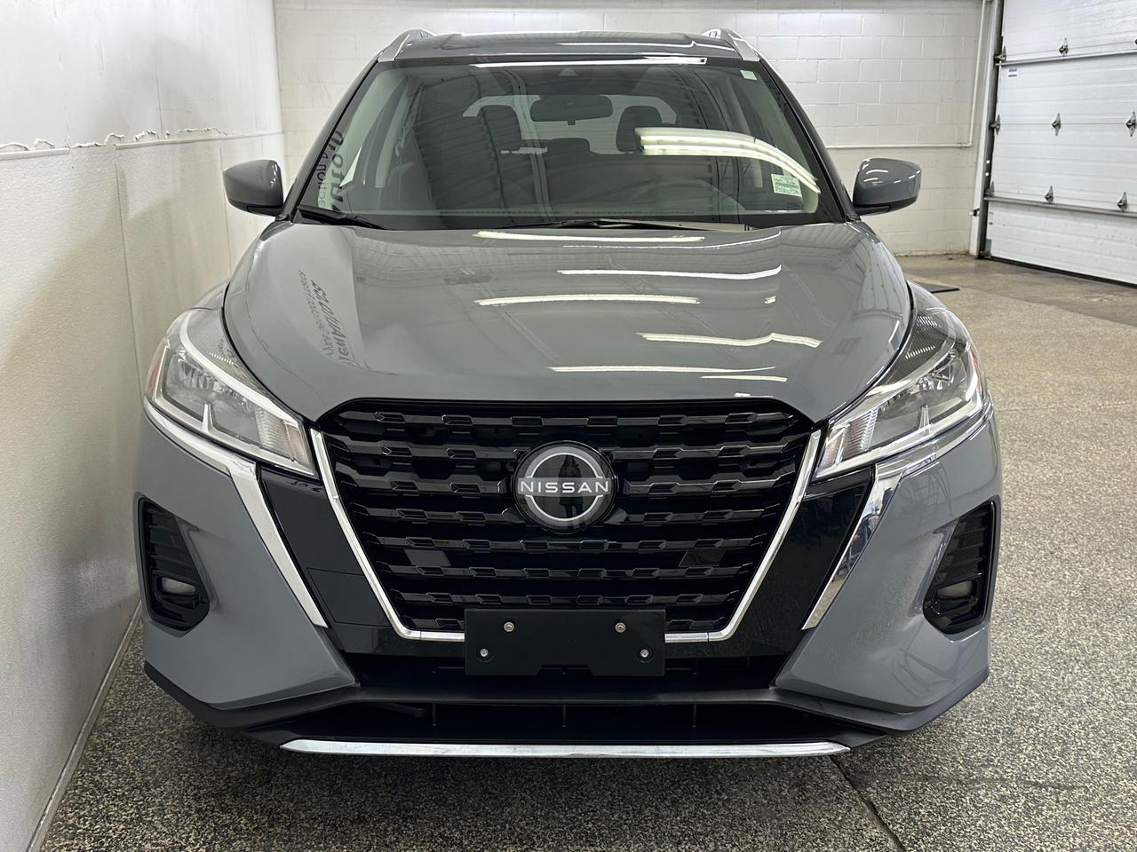 2024 Nissan Kicks SV/11KM/OFF 1 OWNER LEASE! Photo