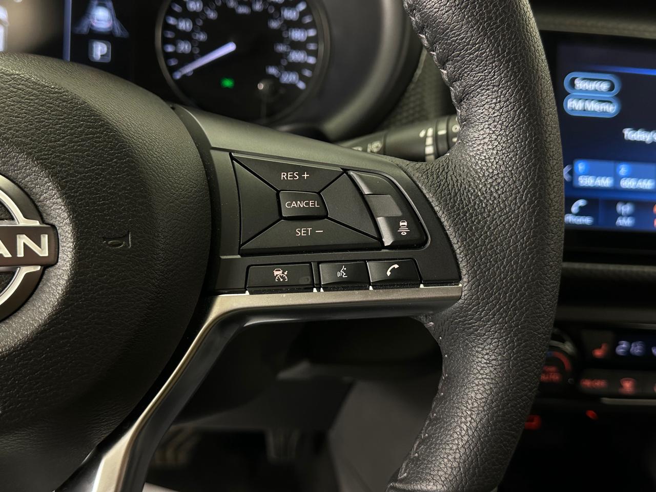 2024 Nissan Kicks SV/11KM/OFF 1 OWNER LEASE! Photo